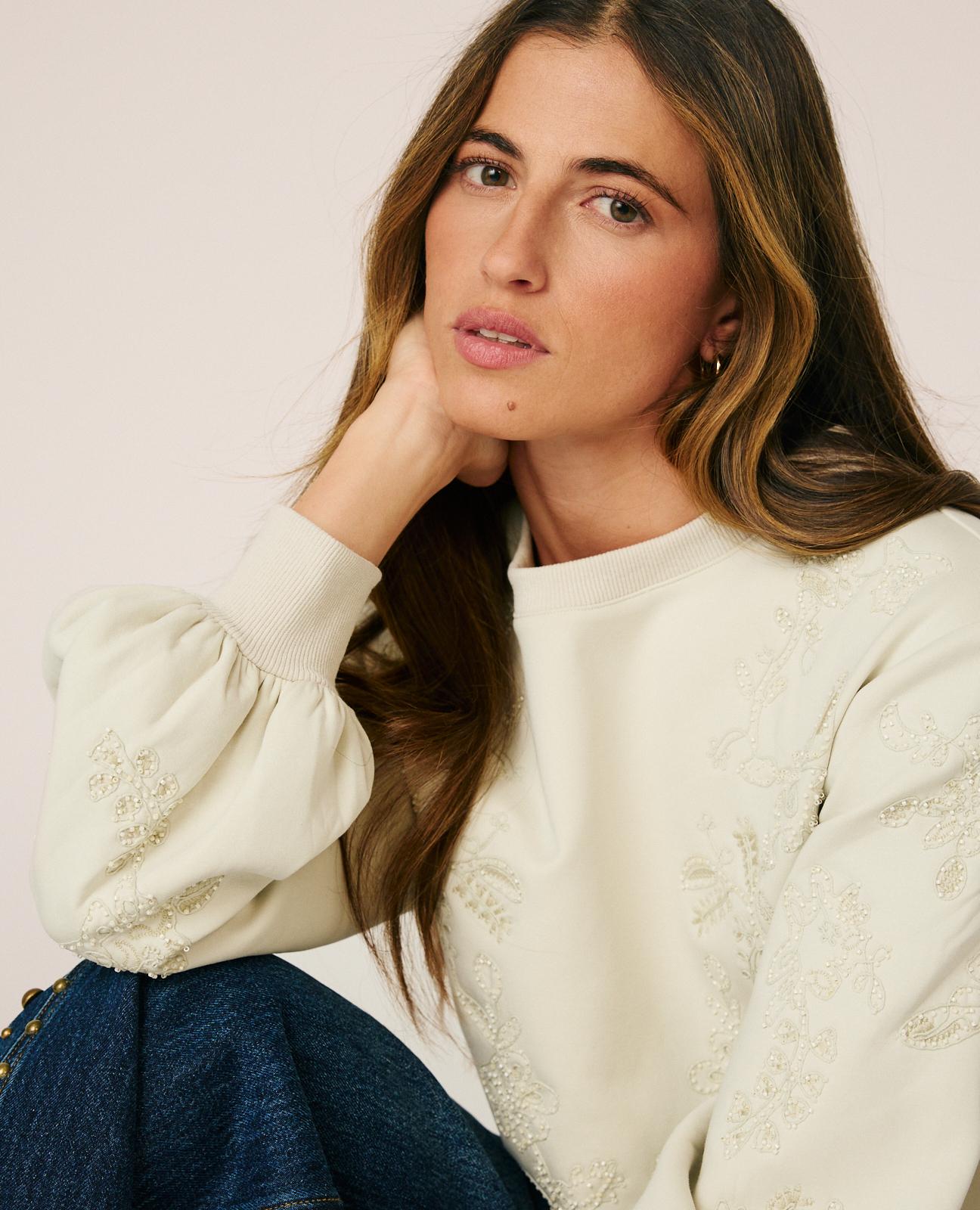 SUDADERA BORDADOS FLORALES