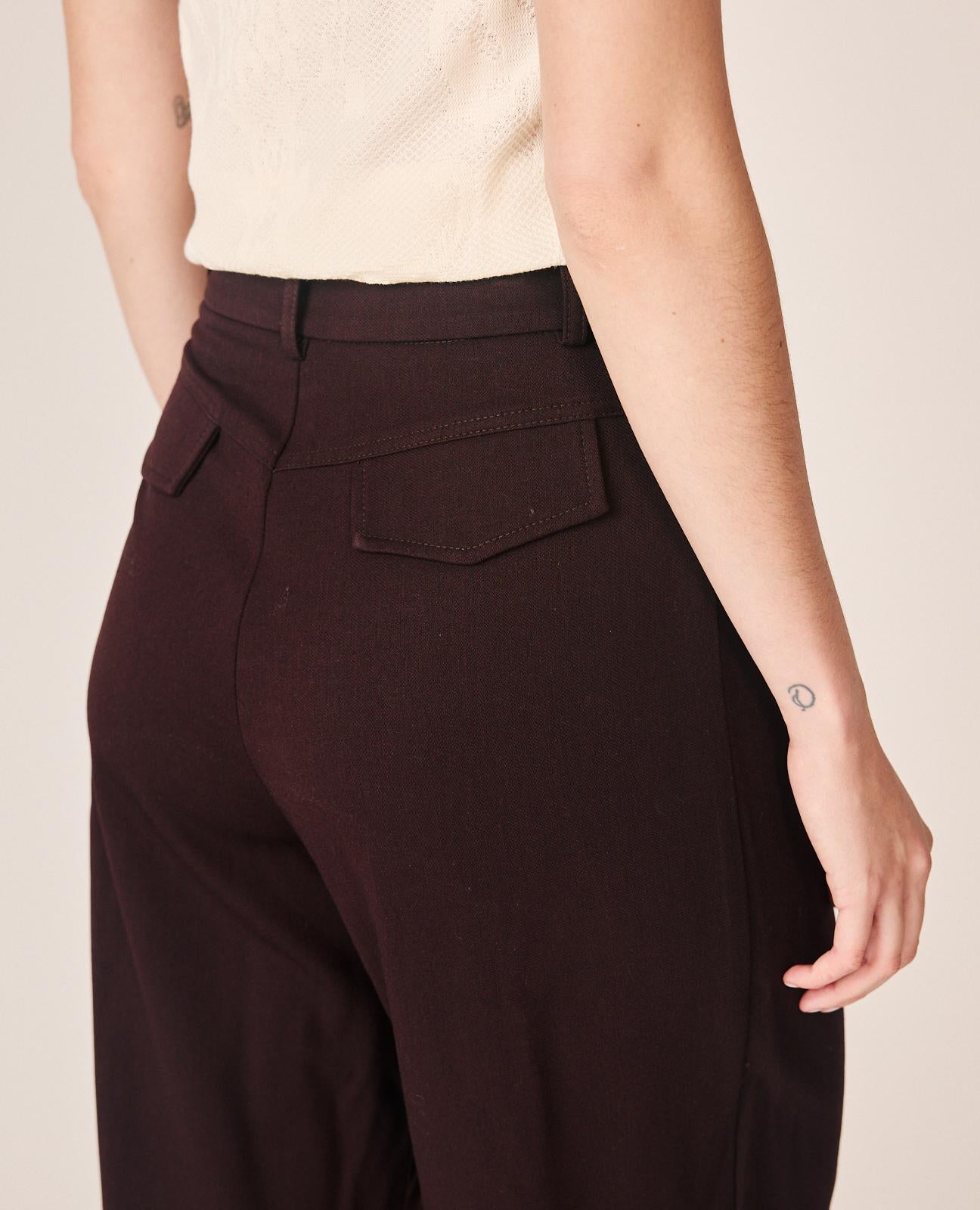 PANTALÓN ANCHO CON PINZAS
