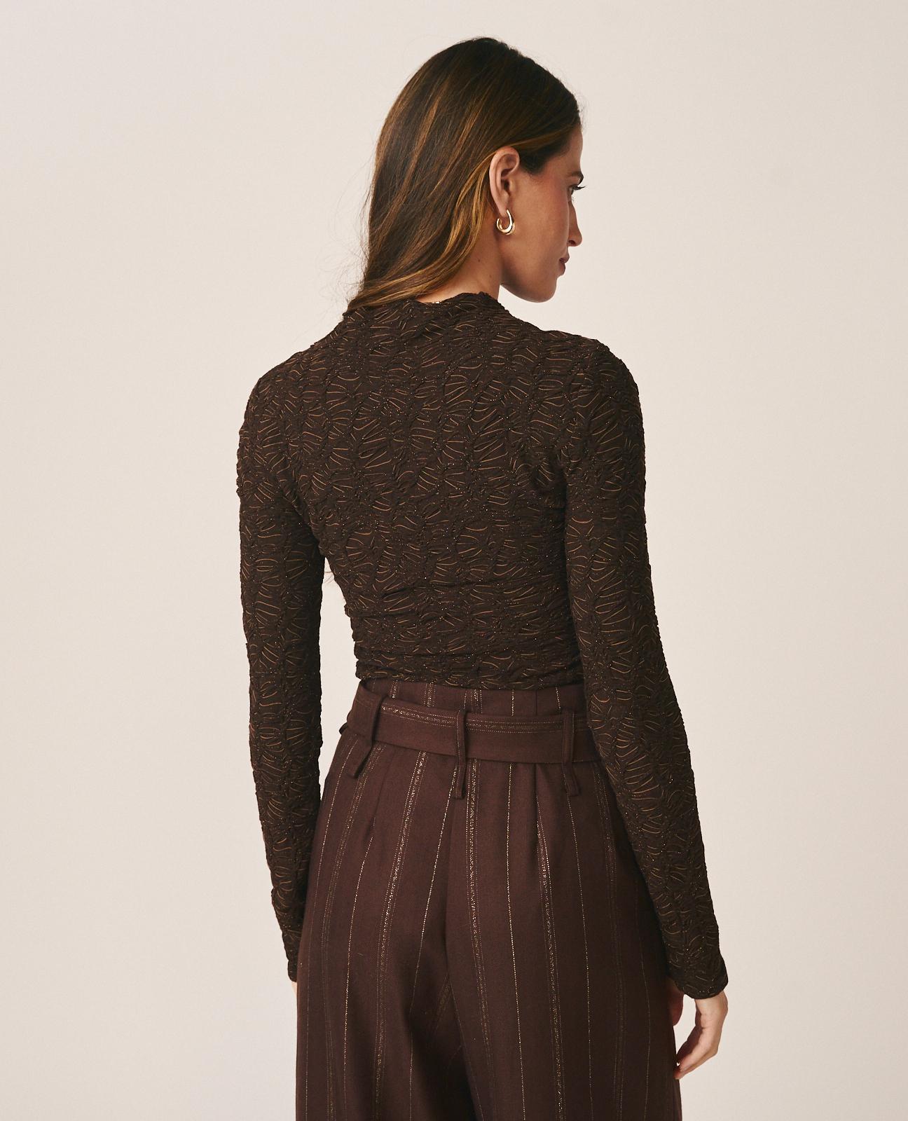 TOP TEXTURIZADO CUELLO PERKINS