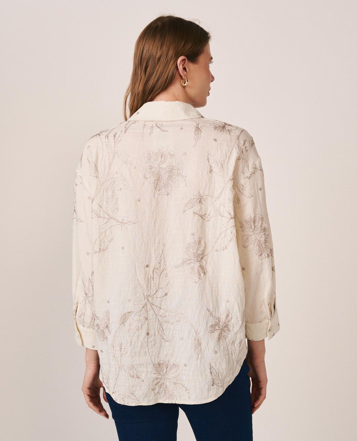 CAMICIA RICAMATA CON MOTIVO FLOREALE