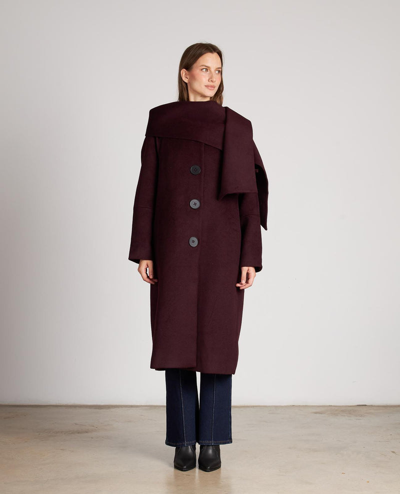 ABRIGO CON BUFANDA BOTONES