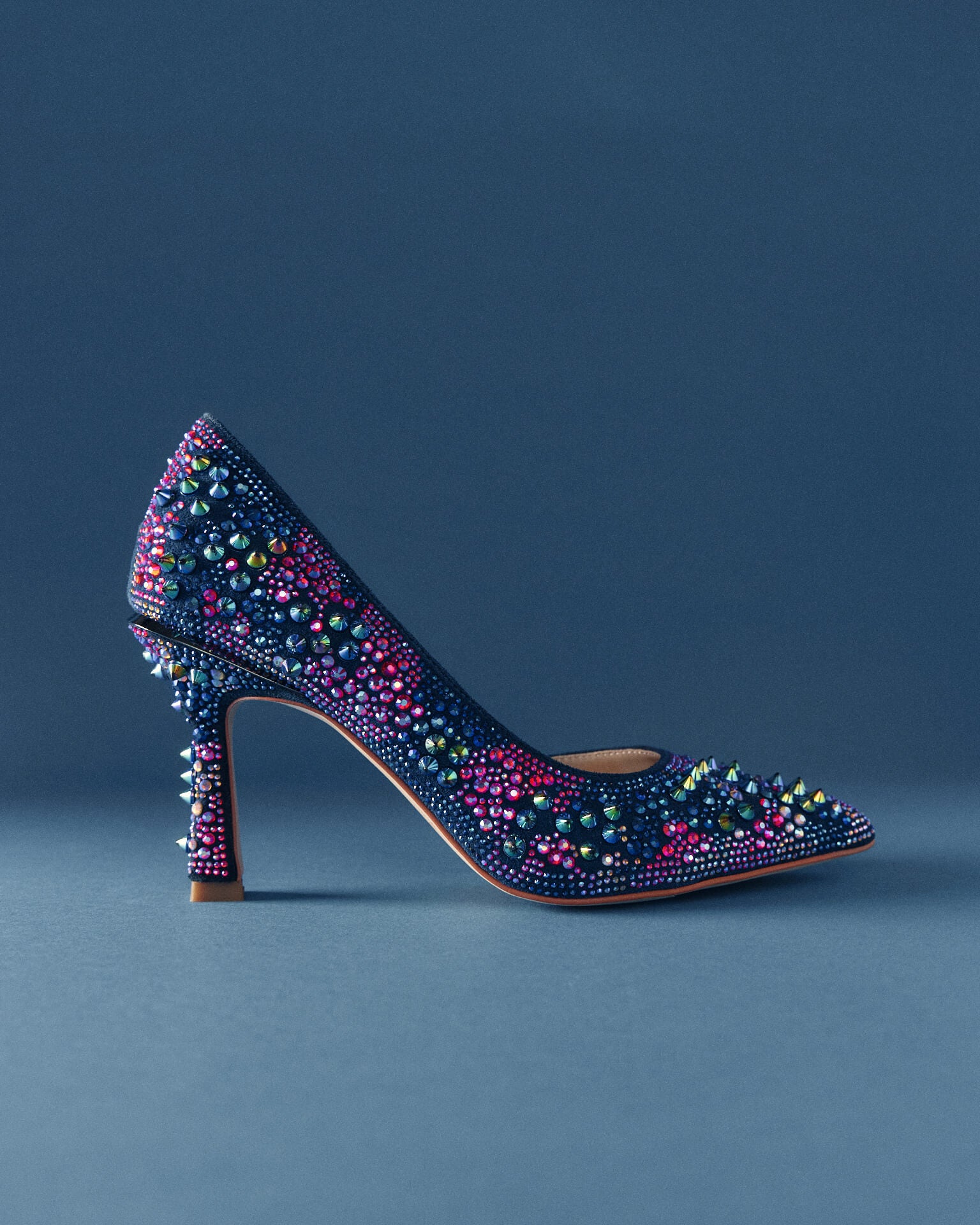 ZAPATO TACÓN AFILADO DETALLES