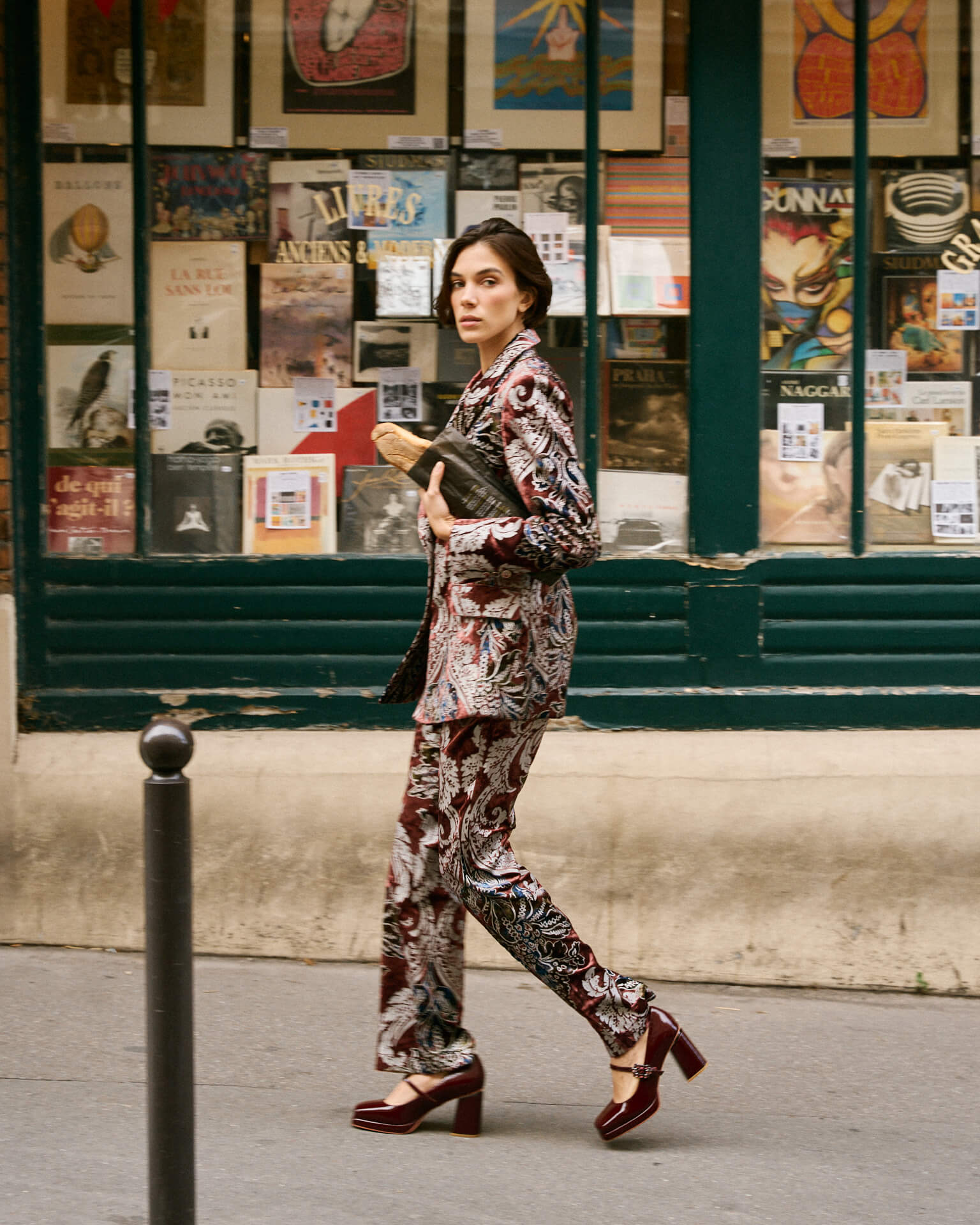 PANTALÓN RECTO EFECTO TERCIOPELO