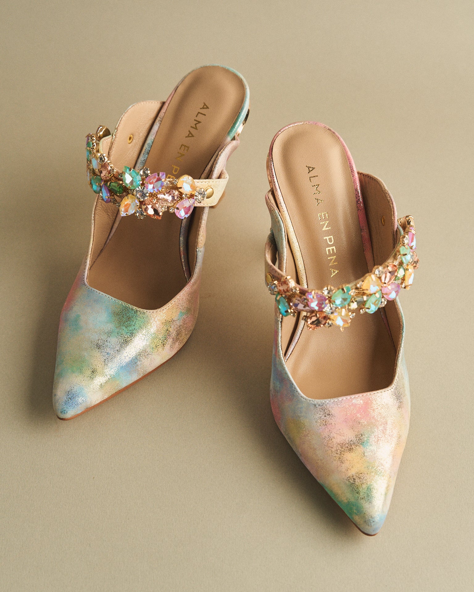 HEELED SALON WITH PEDRIA STRAP