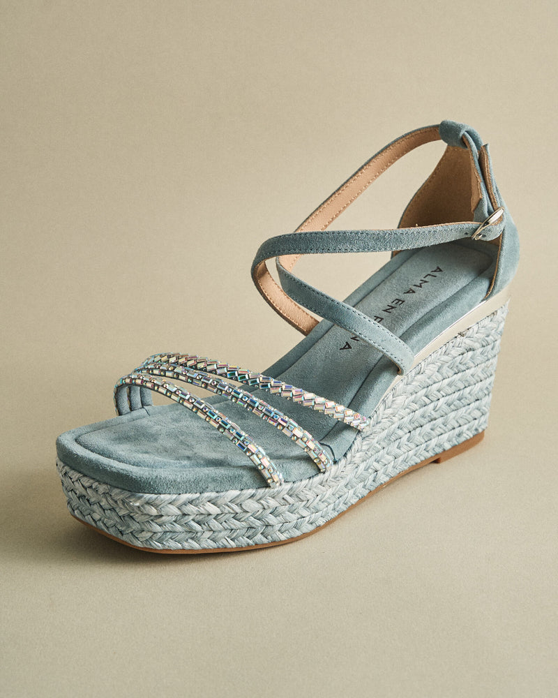 SANDÁLIA DE CUNHA EM ESPARTO COM TIRAS MULTIPOSICIONÁVEIS