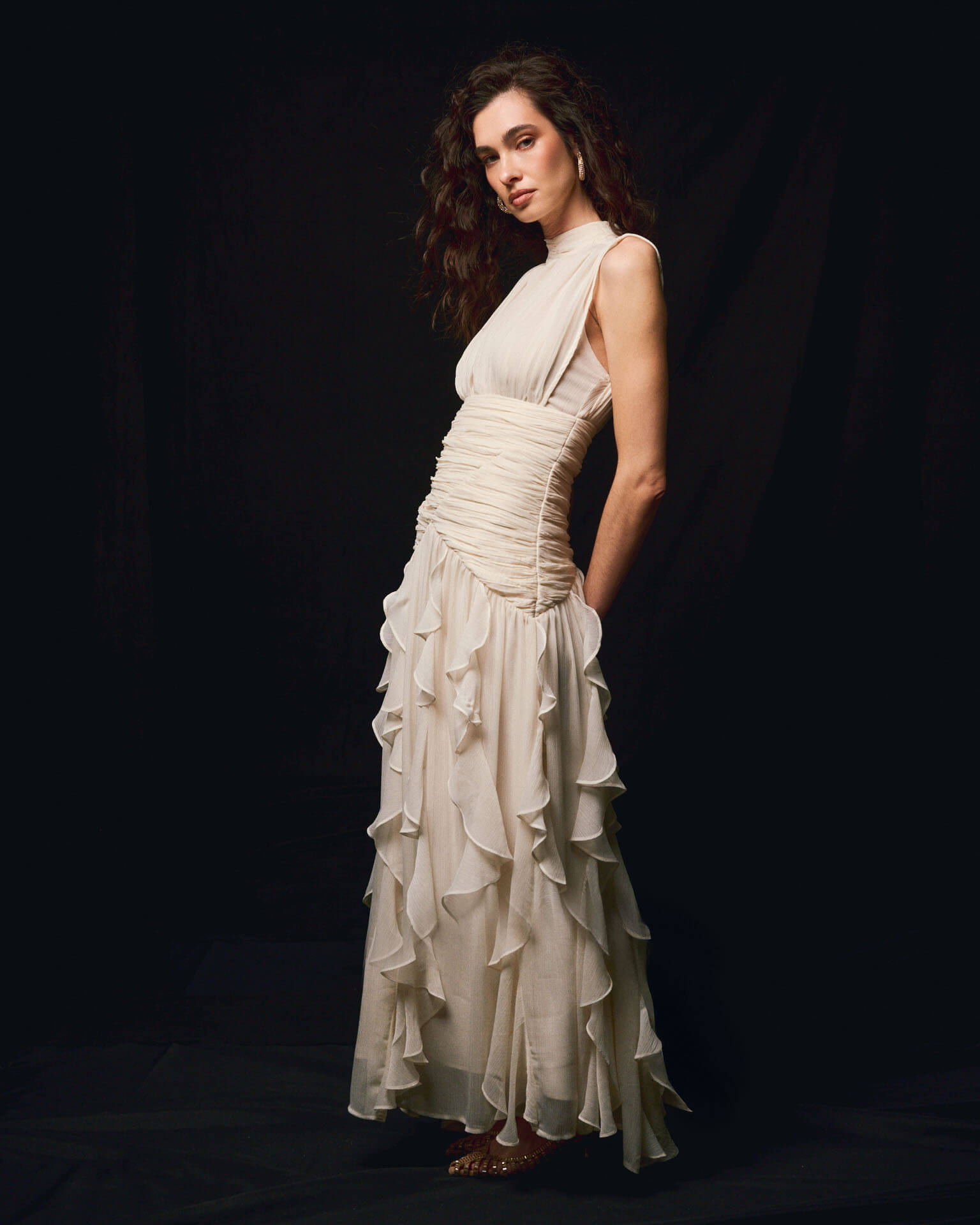 VESTIDO LONGO COM VOLANTES