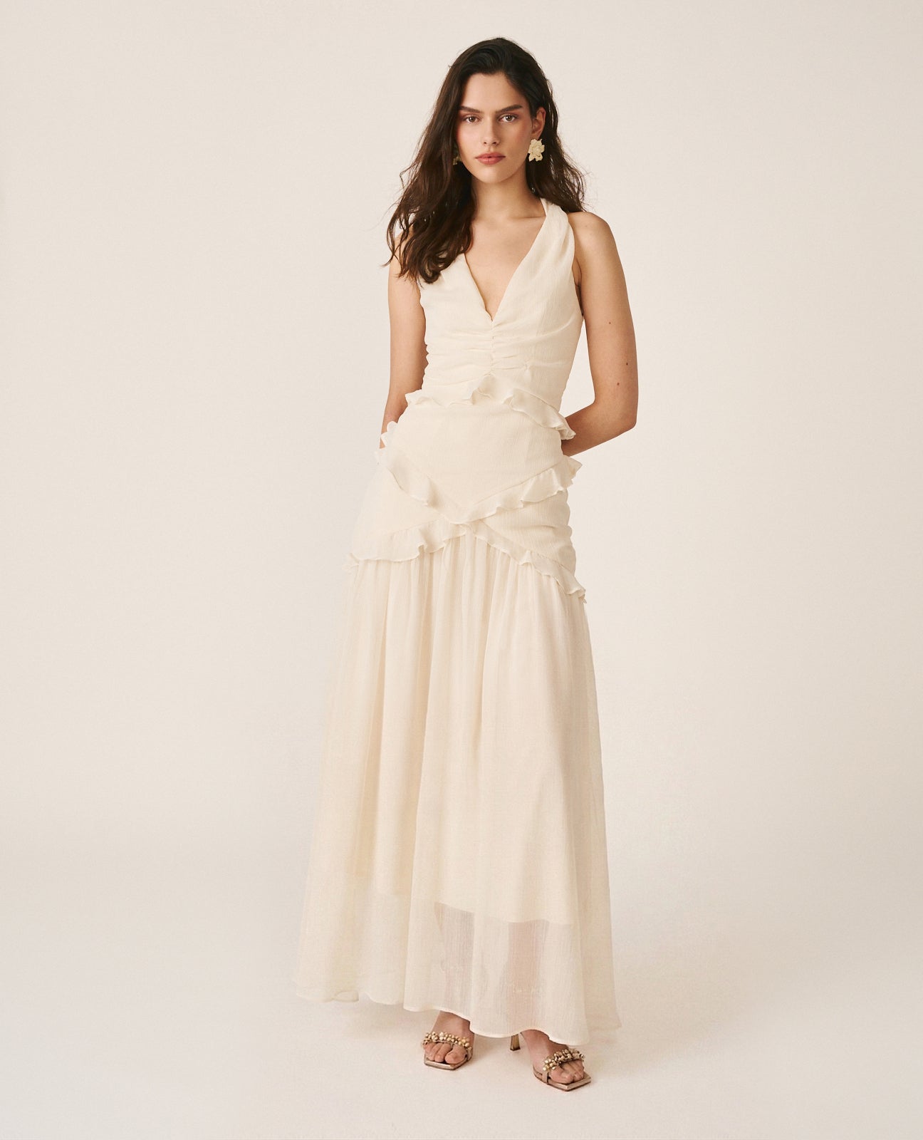 VESTIDO COM CRUZAMENTO NAS COSTAS