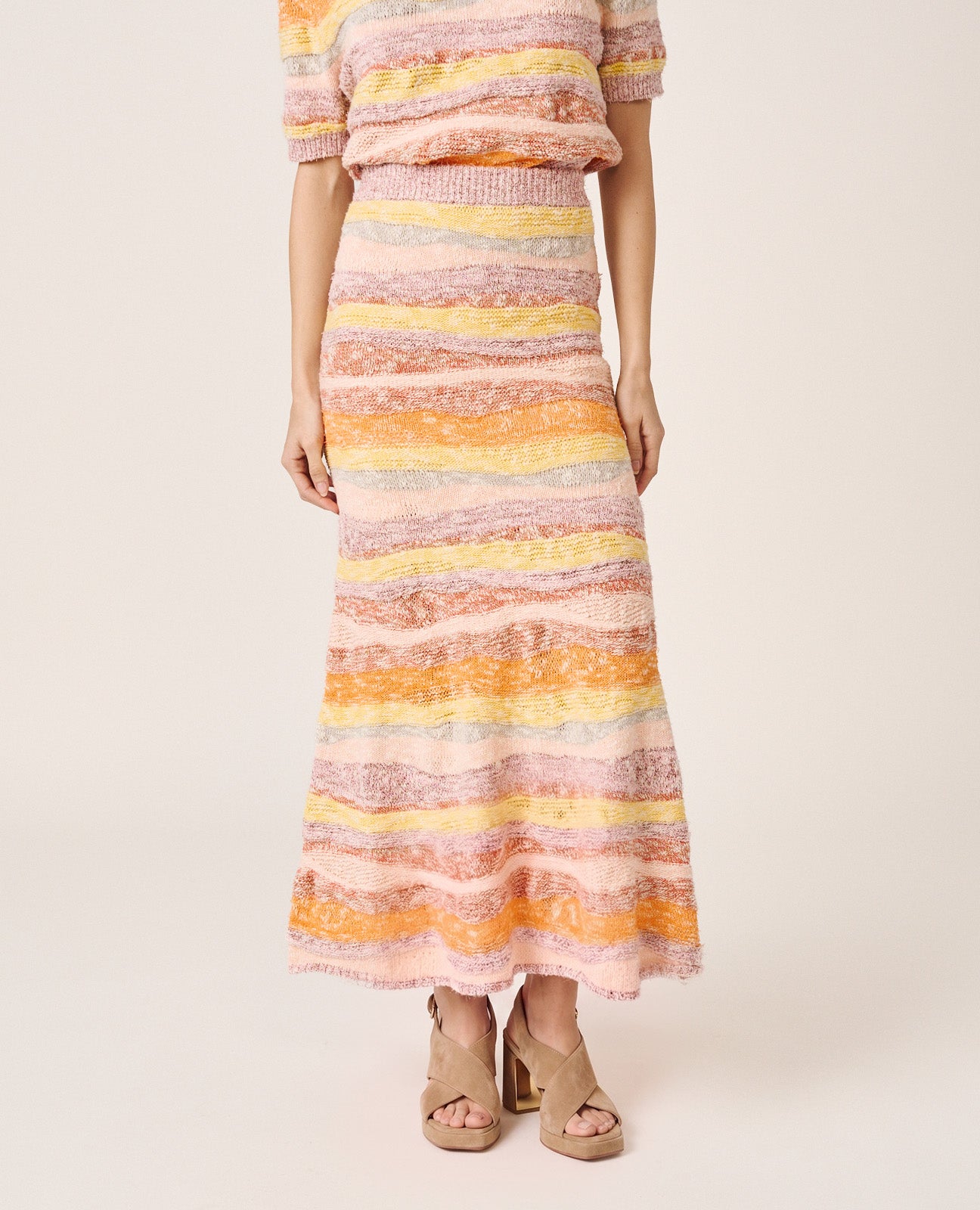 MIDI KNIT SKIRT