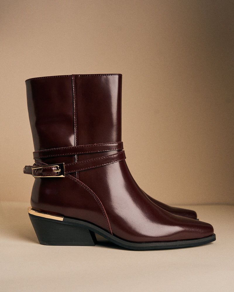 NAPA LEATHER ANKLE BOOTS WITH A BUCKLE