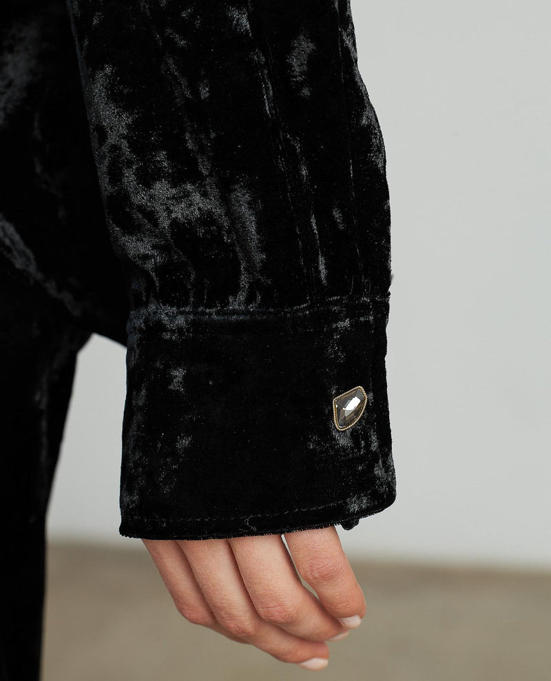 CAMISA TERCIOPELO BOTÓN JOYA