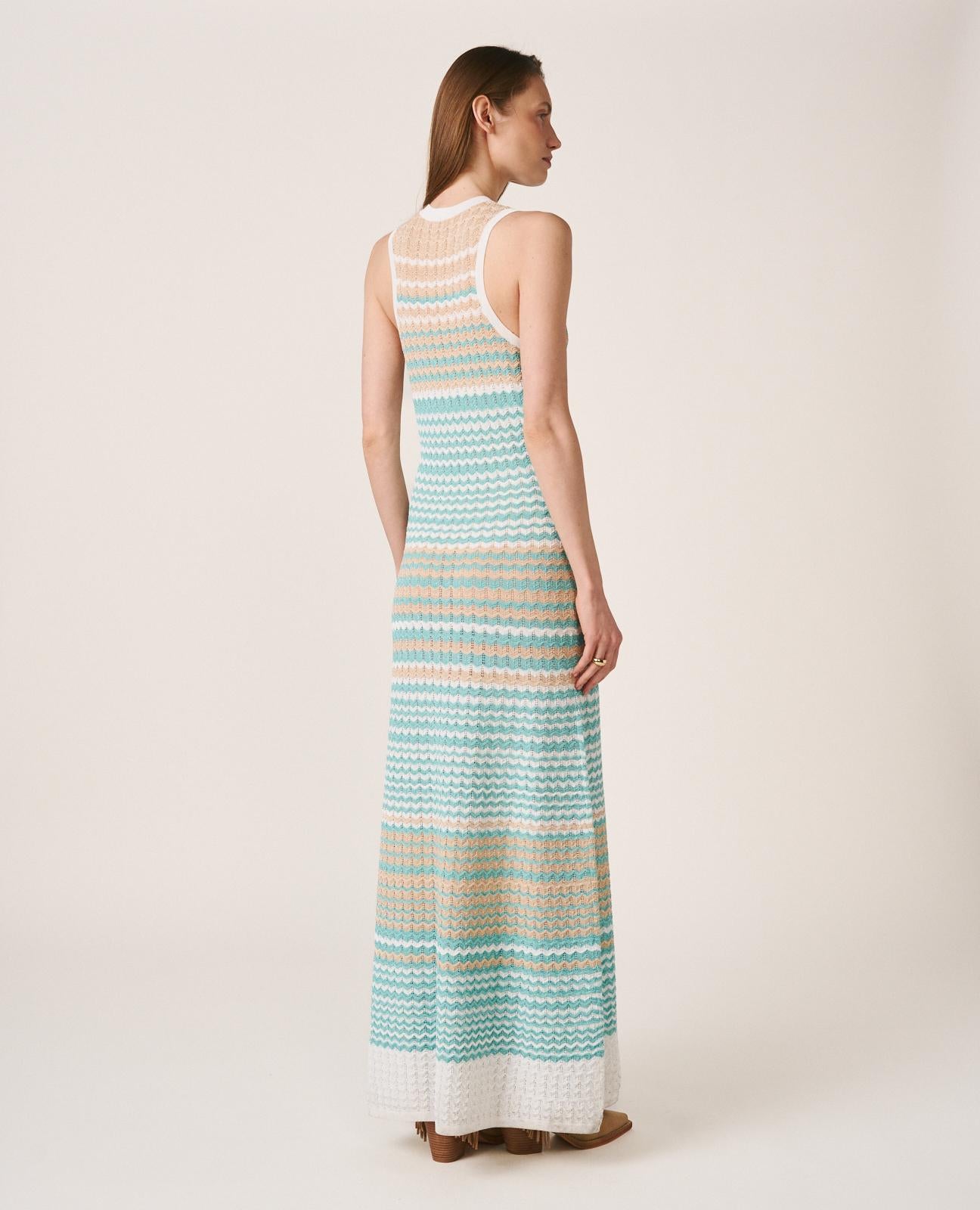 VESTIDO SIN MANGAS PUNTO