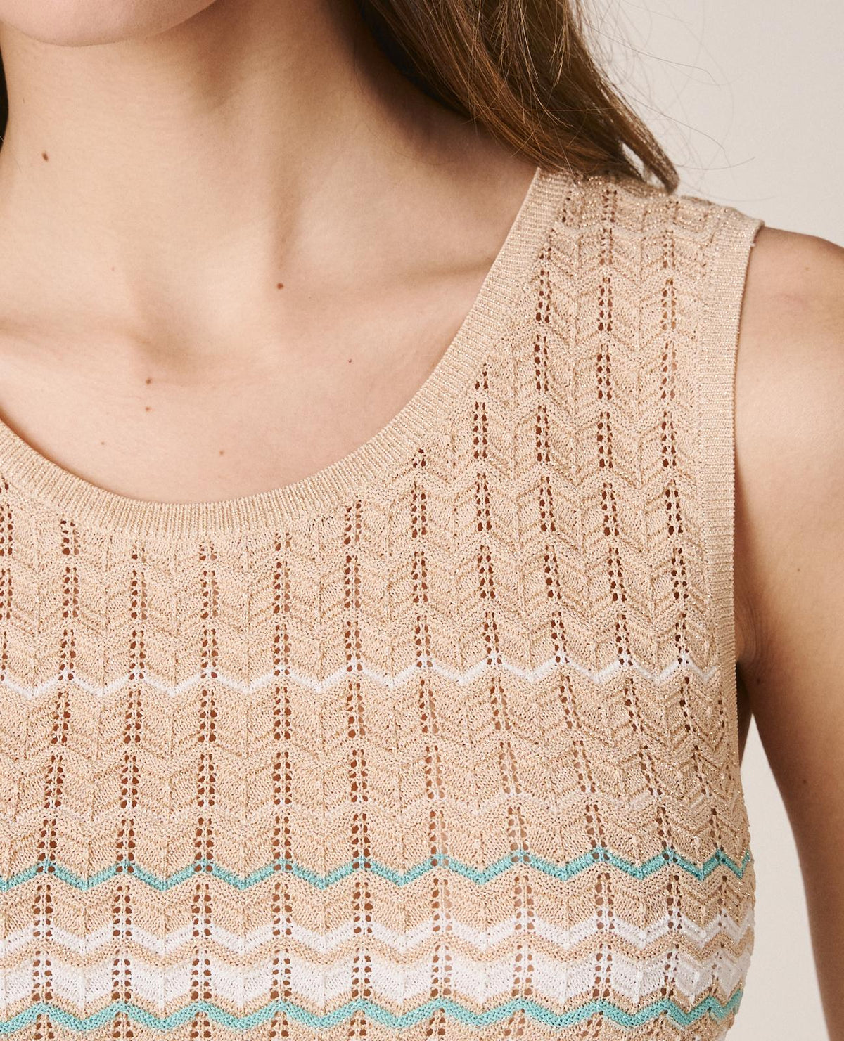 TOP SLEEVELESS