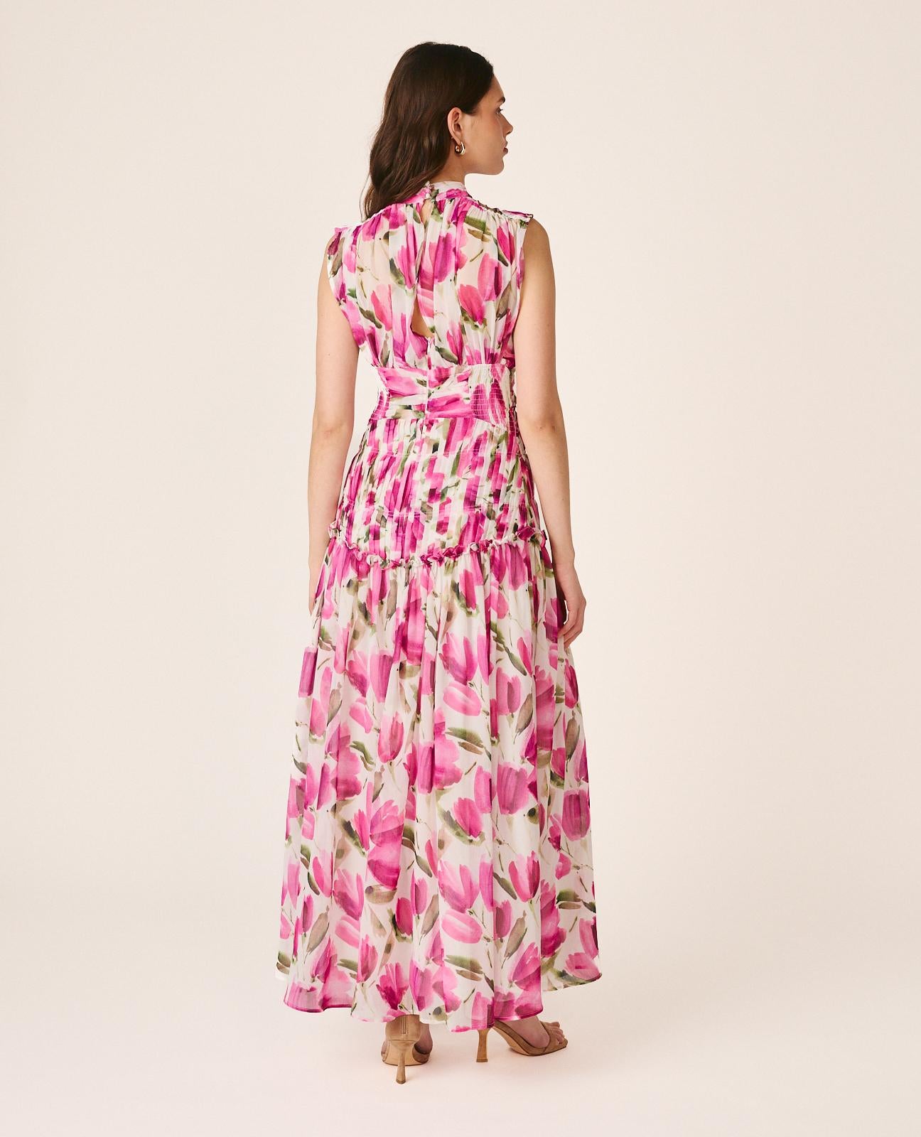 VESTIDO LONGO COM GOLA ALTA