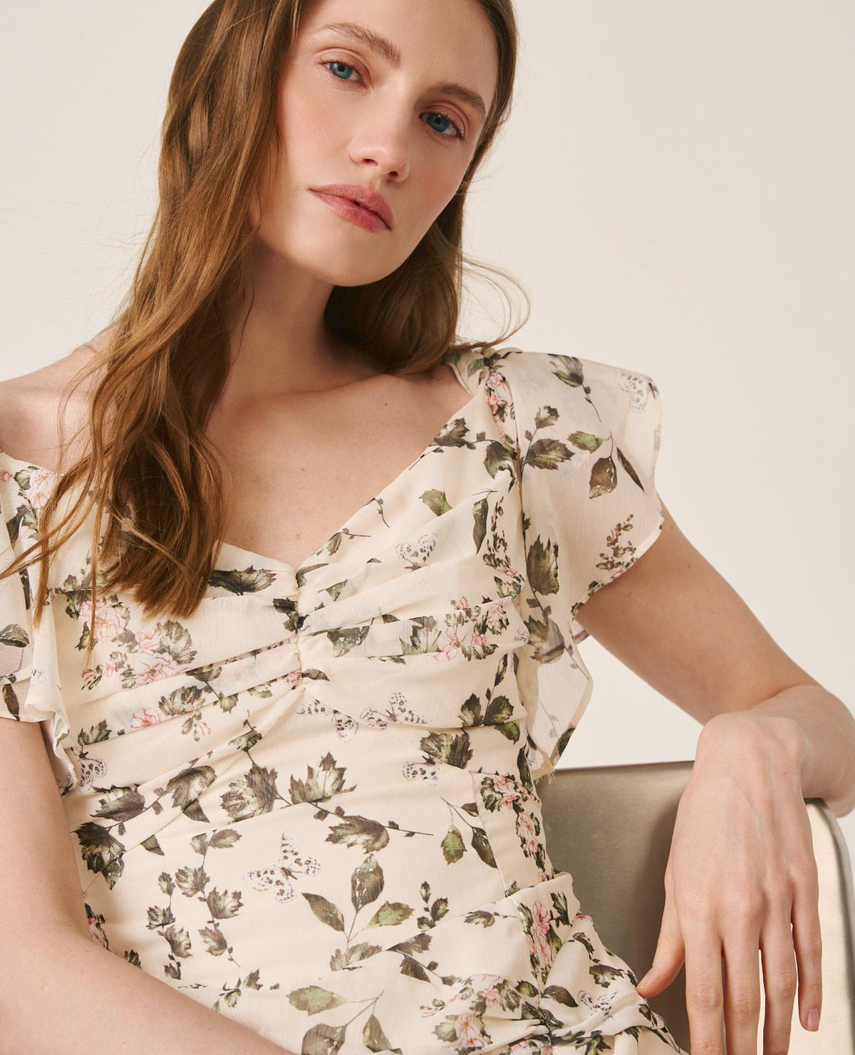 VESTIDO COM MANGAS LONGAS