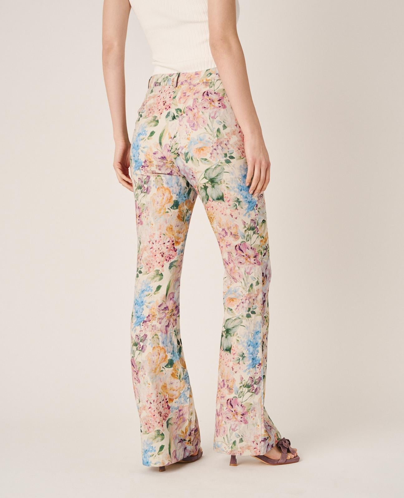 PRINTED PANTS DETAIL