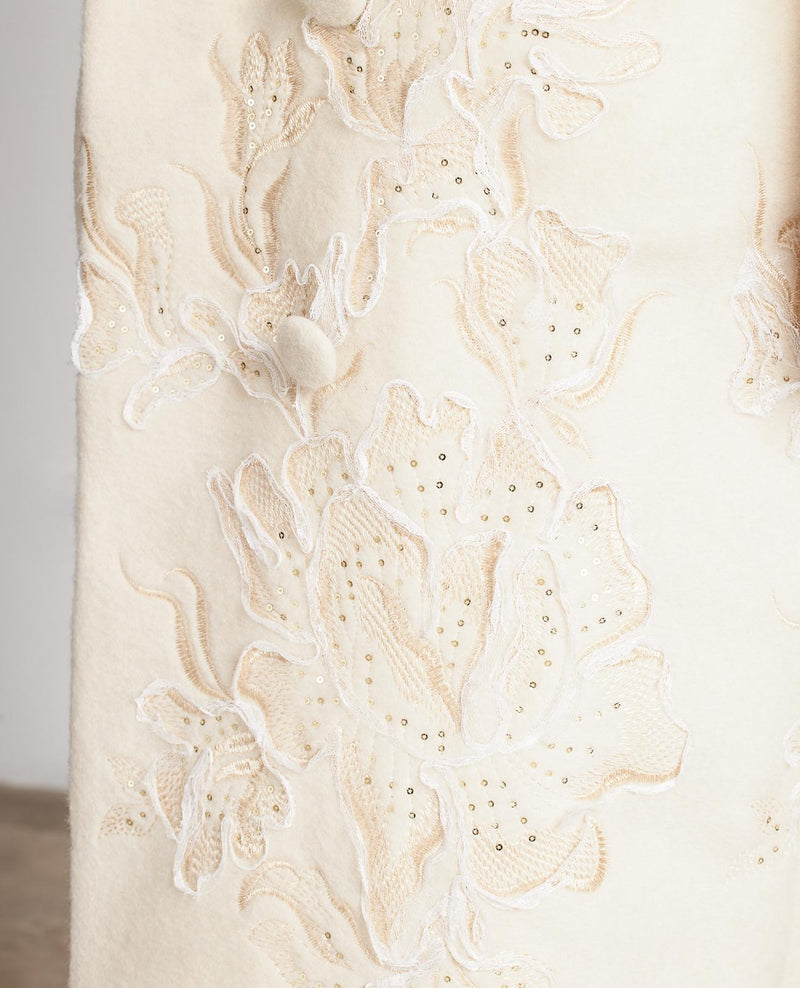 LANGER WEISSER MANTEL