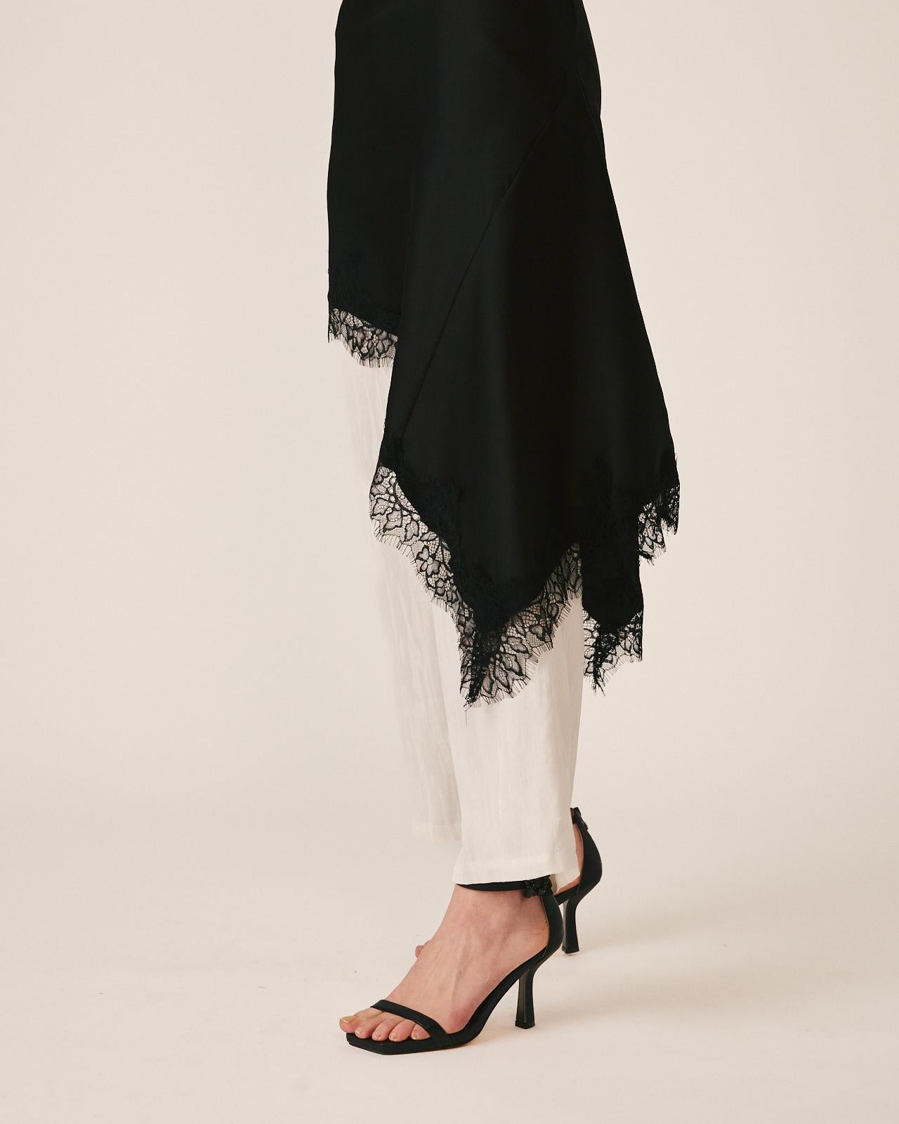 VESTIDO LINGERIE ASSIMÉTRICO