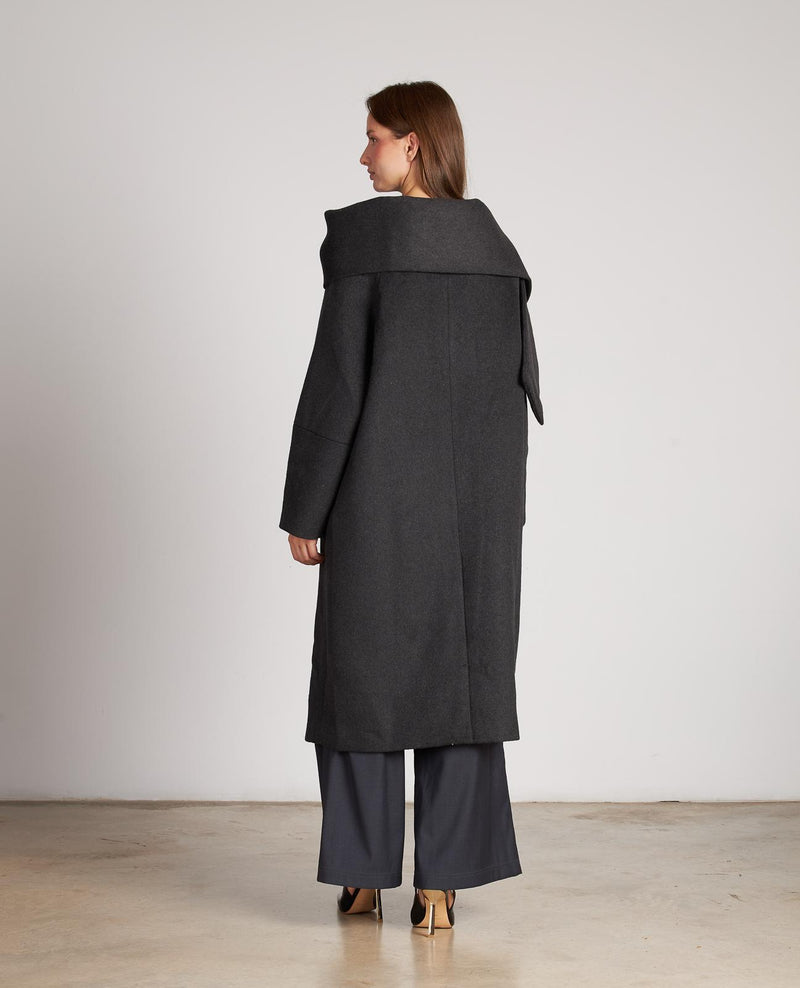 COAT WITH BUTTON SCARF