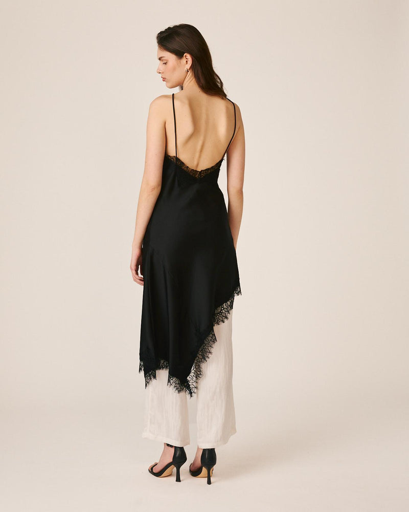 VESTIDO LINGERIE ASSIMÉTRICO